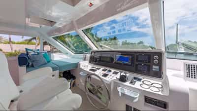 Helm station