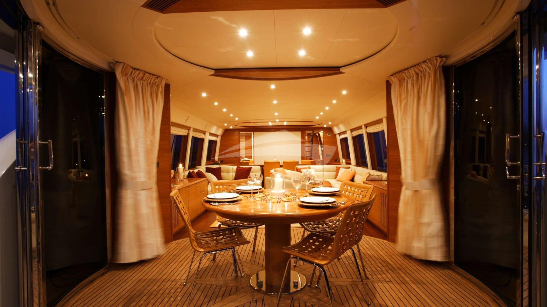 Elegant dining arrangement