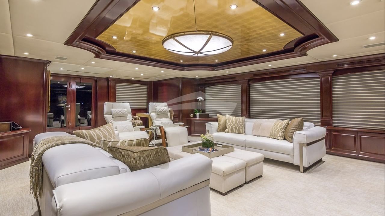 MAIN SALON WITH RELAX THE BACK RECLINING MASSAGE CHAIRS