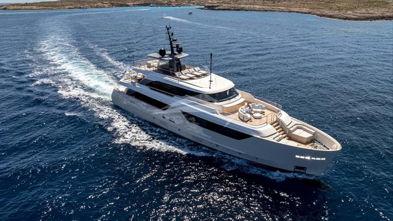 UNIQUE S 36m motor yacht charter, photo 2