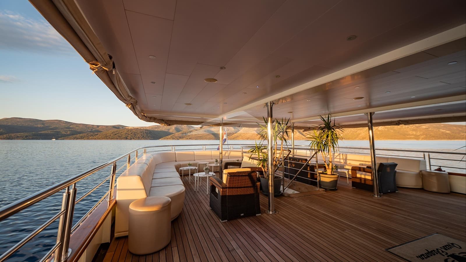 QUEEN ELEGANZA, photo from the yacht portfolio 16