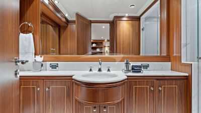 Queen VIP Stateroom Seating