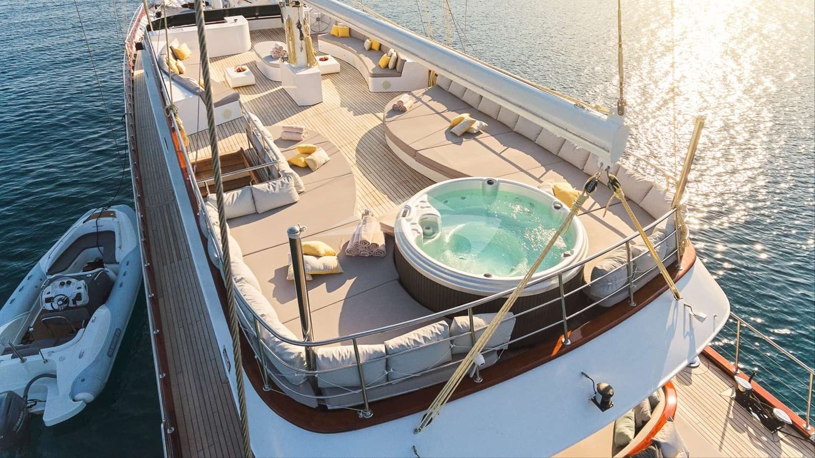 LADY GITA, Aufnahme aus dem Yachtportfolio 16