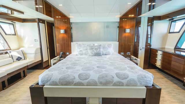 NEW LIFE yacht charter photo 4