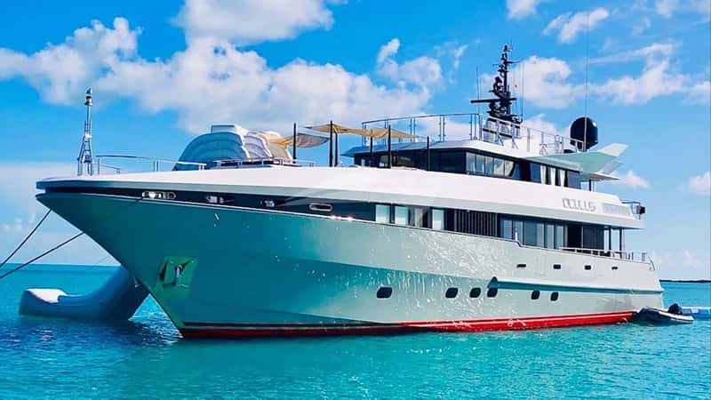OCULUS 39m motor yacht charter, photo 2