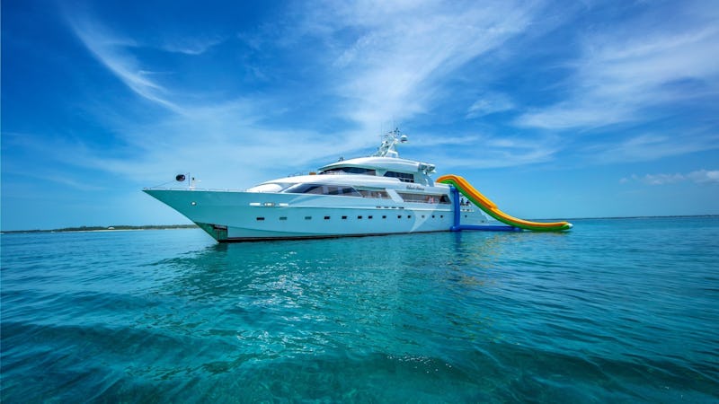 Yacht Charter ISLAND HEIRESS