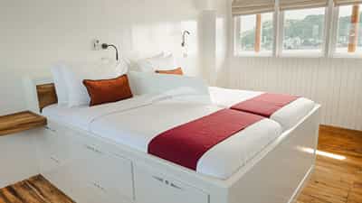 CONVERTIBLE SUITE ROOM 2