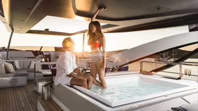 Deck Jacuzzi