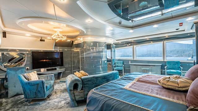 DESTINY yacht charter photo 4