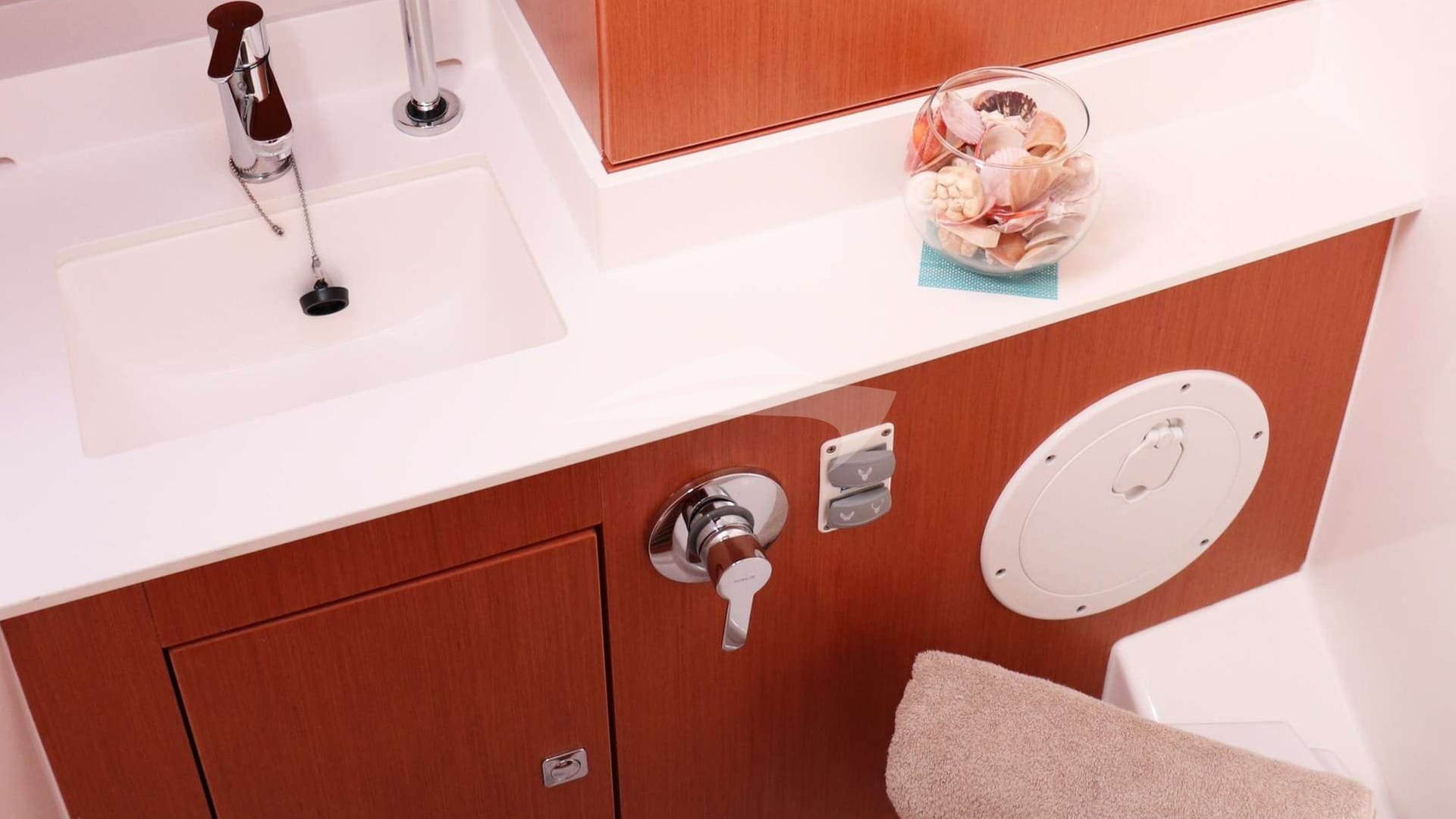 Master Cabin Bathroom