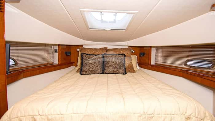 PIER PRESSURE 15m motor yacht charter, photo 5