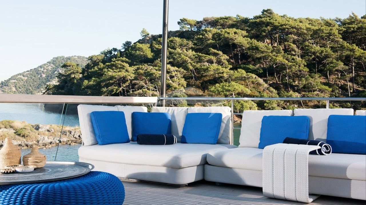 Fly deck aft lounging