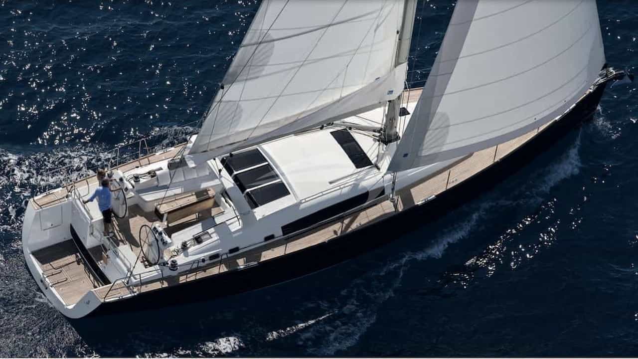 VENUS yacht charter