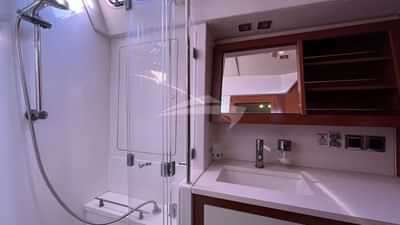 Guest Cabin Bathroom