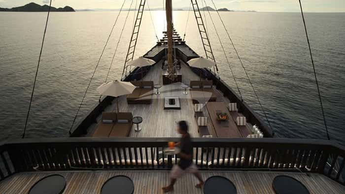 ALILA PURNAMA 46m sailing yacht charter, photo 2