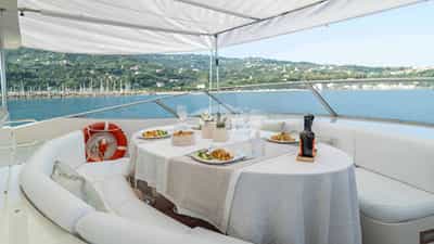 Flydeck Dining