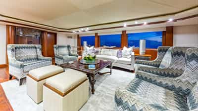 Lady-S_Interior_web-10