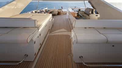 Top deck