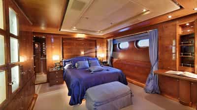 Guest cabin