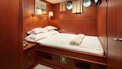 double bed cabin