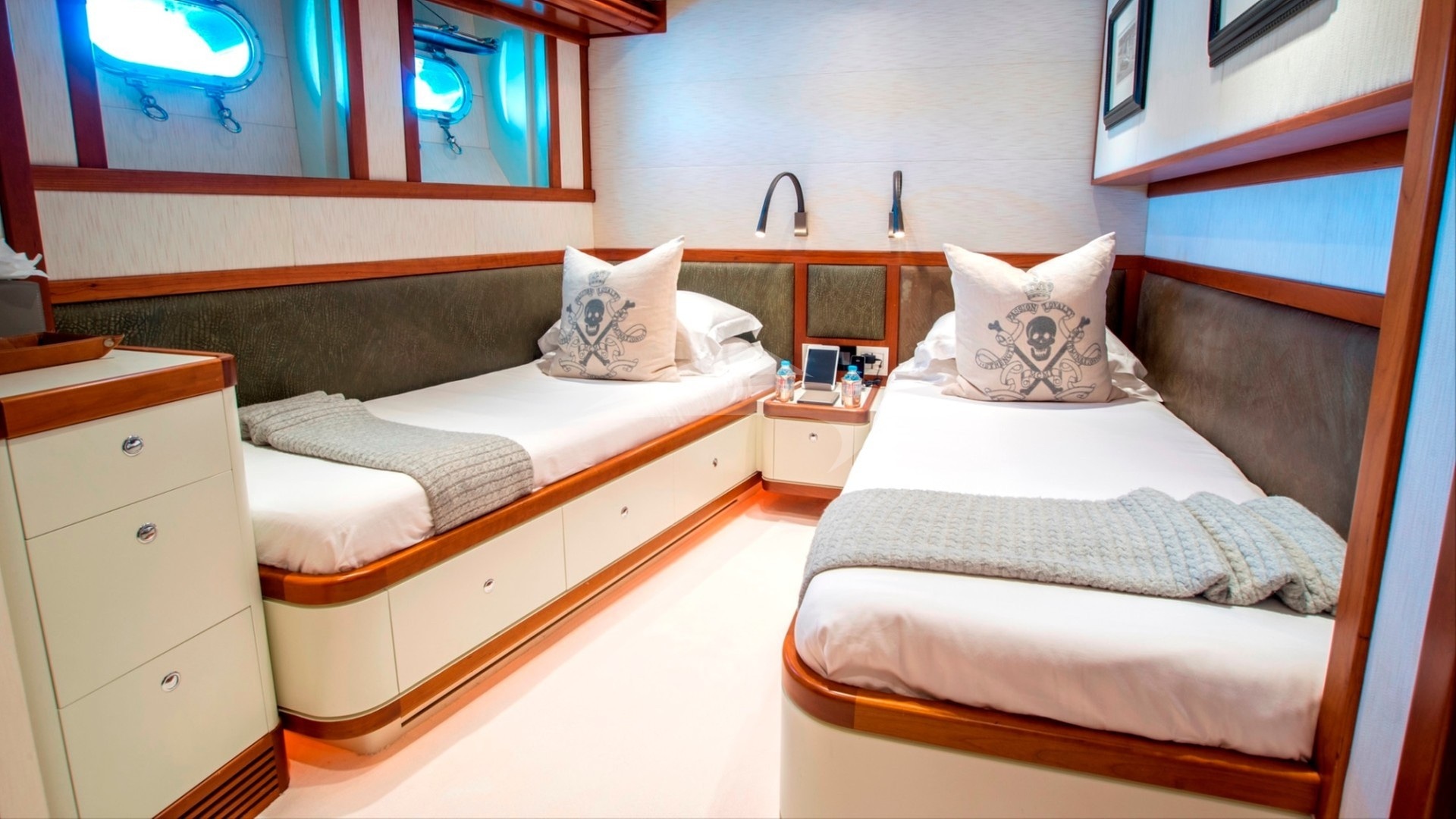 Twin Cabin