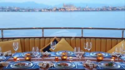 Al Fresco Dining