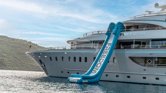 FREEDOM yacht charter photo 4