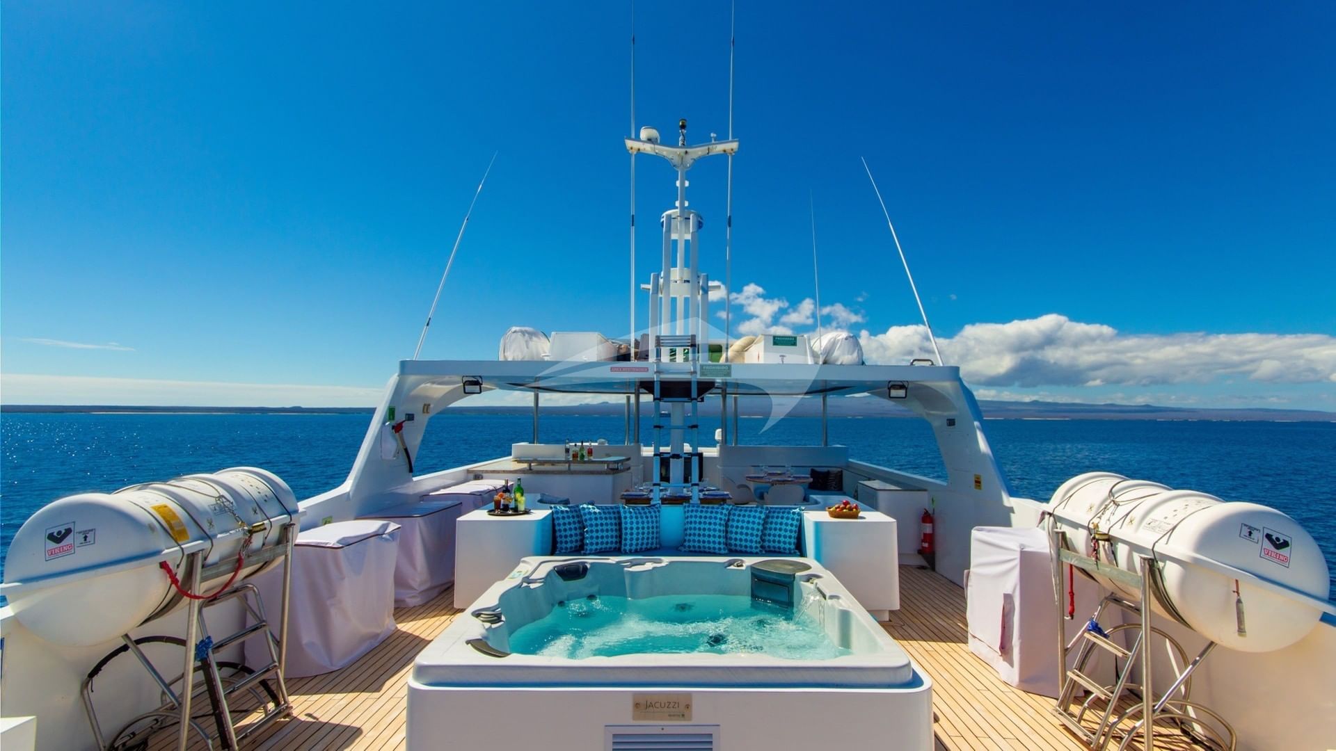 Sun deck jacuzzi