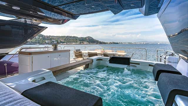 ESMERALDA OF THE SEAS yacht charter photo 4