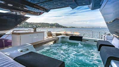 Deck area and Jacuzzi