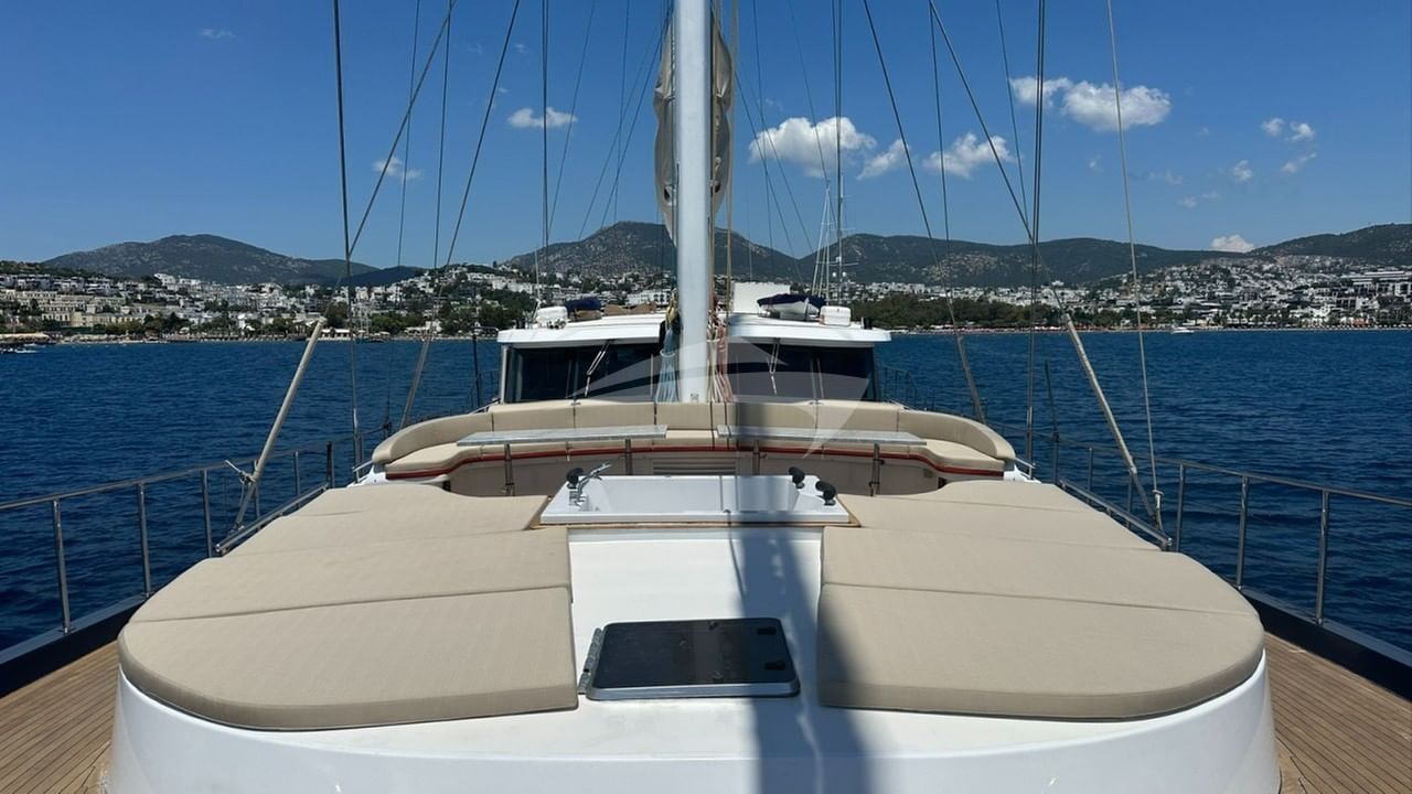 The Foredeck Sunbeds