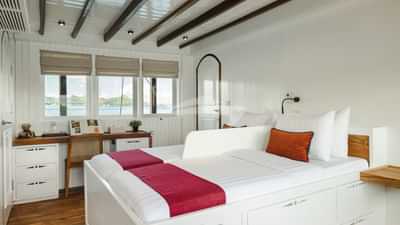 CONVERTIBLE SUITE ROOM 1