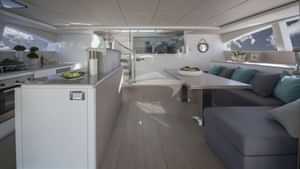 Yacht Charter MOONDANCE