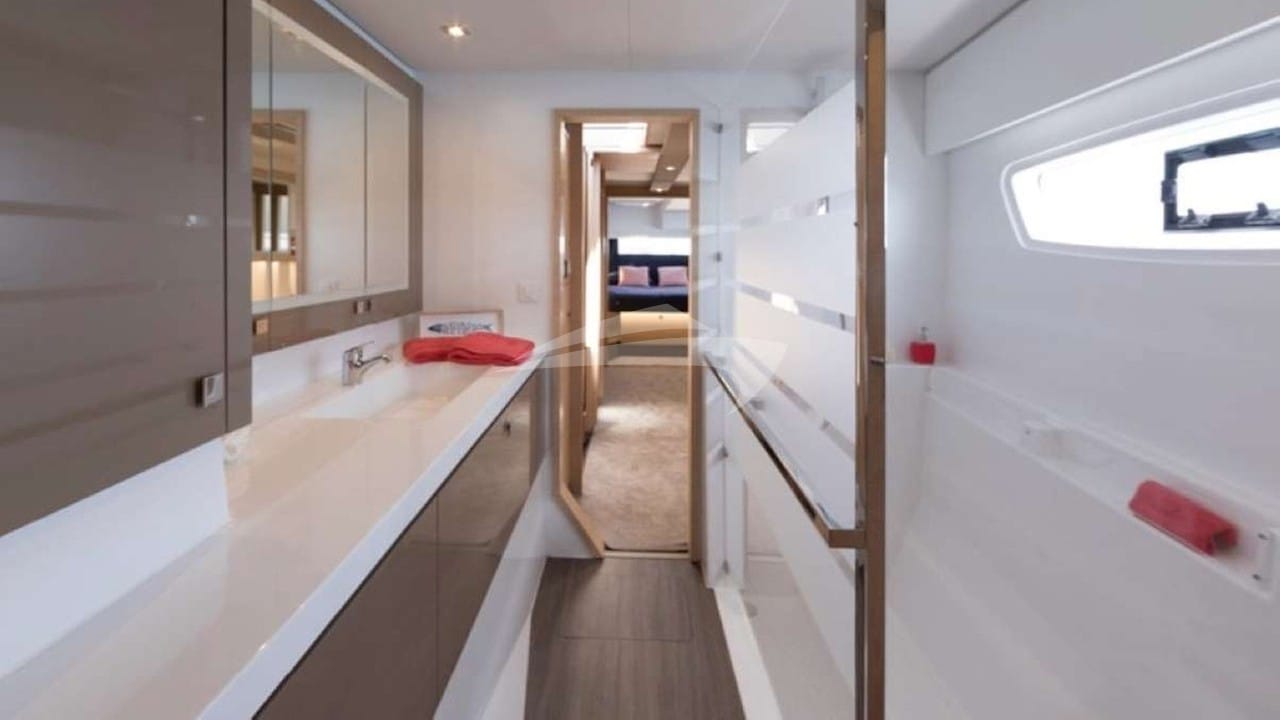 Master suite bathroom