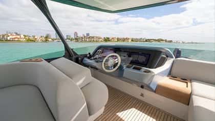 LATITUDE 29m motor yacht charter, photo 10