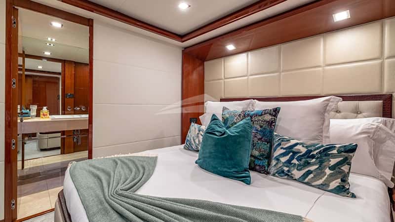BEACHFRONT II 32m motor yacht charter, photo 8