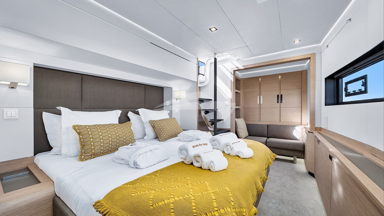 NEOW, photo from the yacht portfolio 17