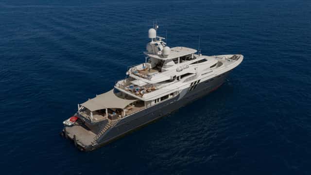 RENEGADE yacht charter photo 2