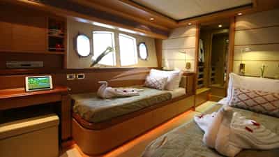 TWIN CABIN