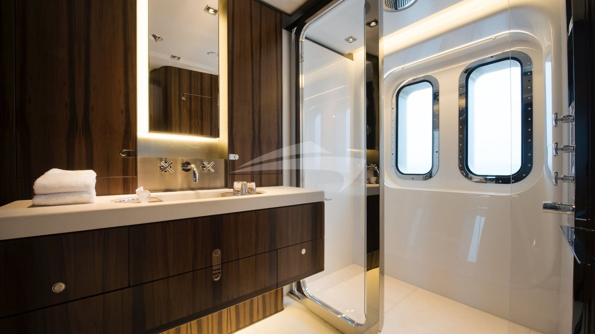 Lower Deck - Twin Cabin Bathroom 4