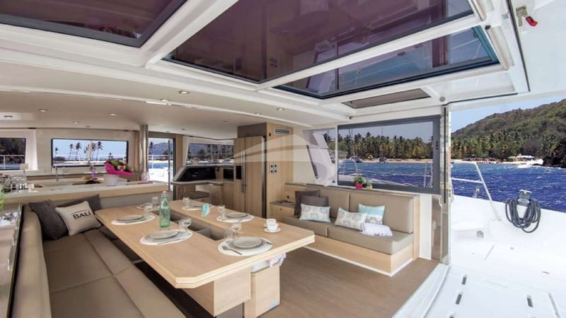 Cockpit / Salon