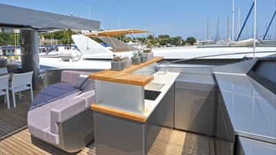sundeck bar
