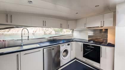 KIAWAH II 30m motor yacht charter, photo 10