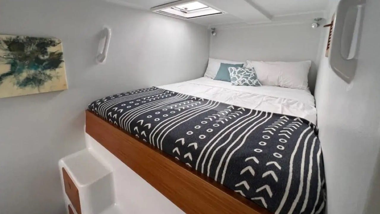 Starboard forward queen suite
