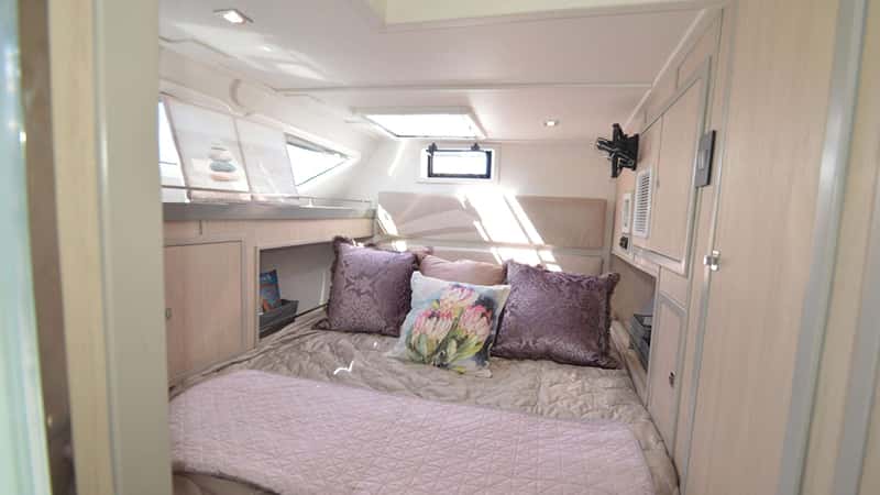 RUMAWAY 16m sailing yacht charter, photo 5