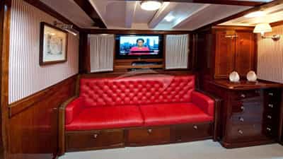 Saloon TV