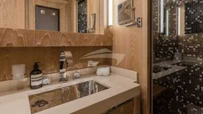 Guest Bathroom 2