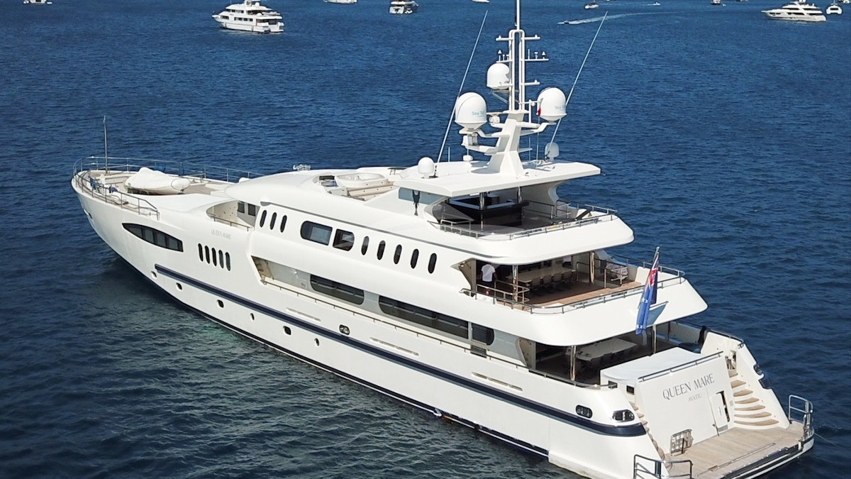 motor yacht queen mare