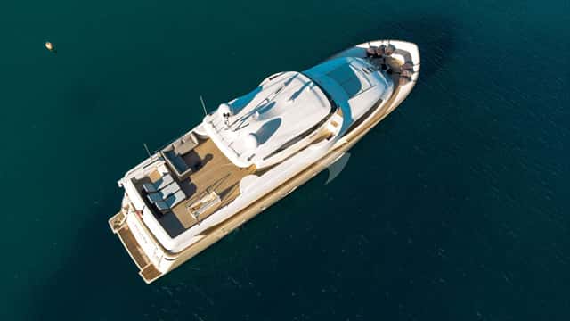 FRIEND'S BOAT yacht charter photo 4