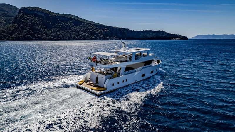 LILA TRAWLER 26m motor yacht charter, photo 10